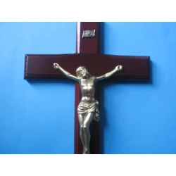 Krzyż drewniany na ścianę 32 cm